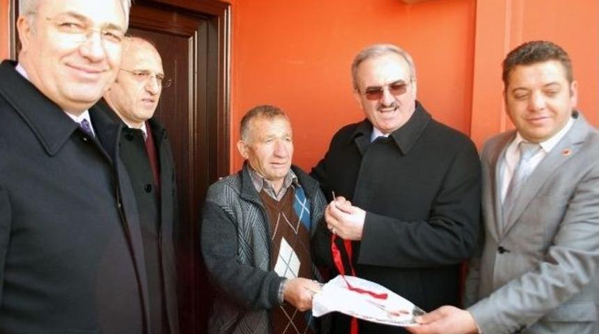 Evi Yanan Aileye Prefabrik Ev