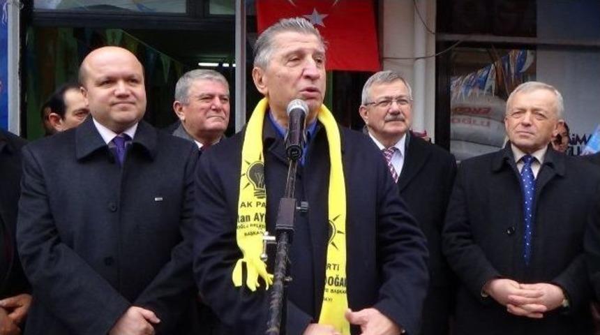 Ak Parti &Ccedil;aycuma&rsquo;da Se&ccedil;im B&uuml;rolarını T&ouml;renle A&ccedil;tı