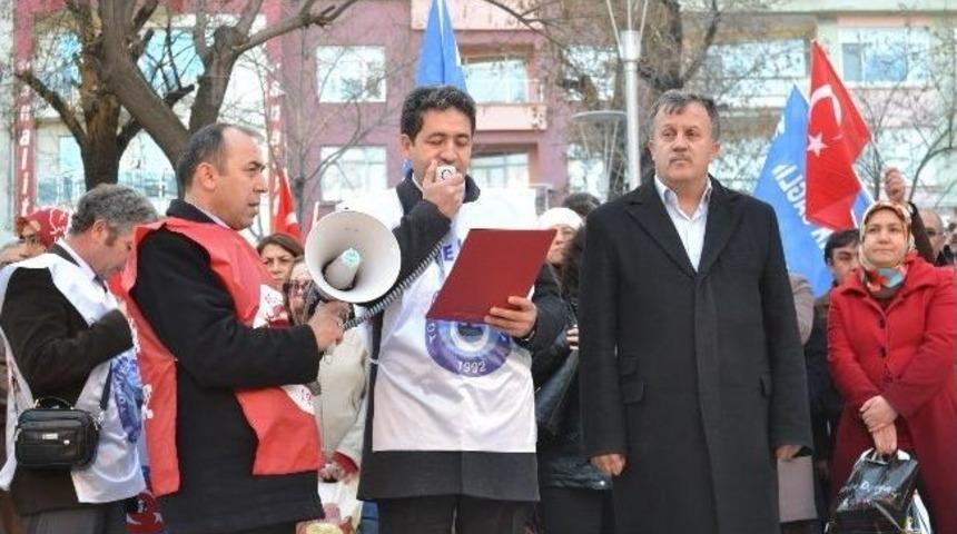 Uşak&rsquo;ta Sağlık &Ccedil;alışanları 14 Mart'ta Taleplerini İletti