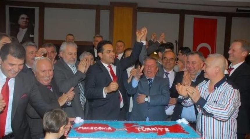 Makedonya G&ouml;&ccedil;menleri Kuşadası'nda Buluştu