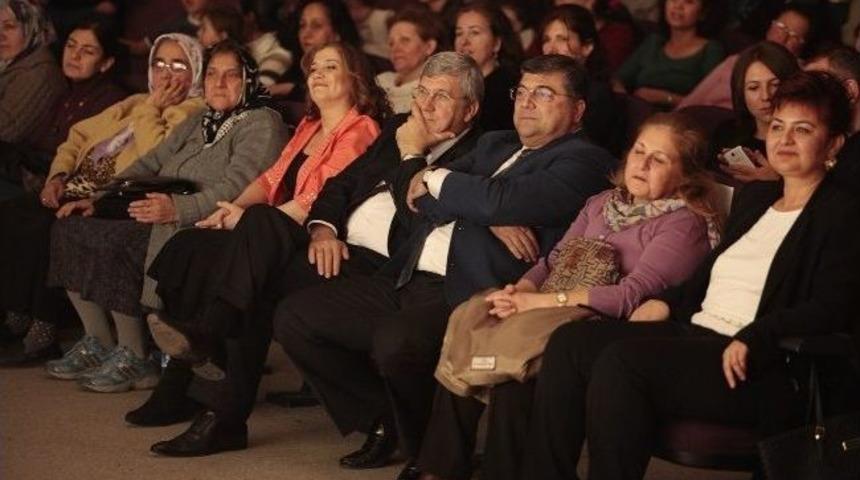 Bornovalı Kadınlar &ldquo;kanevi&ccedil;eli Oyunu&rdquo; Sergilediler