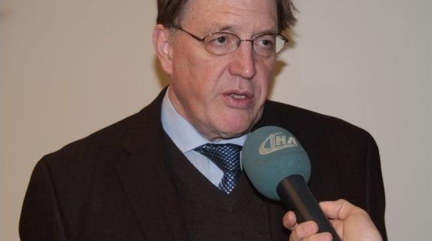 &Uuml;nl&uuml; İktisat&ccedil;i James Galbraith Kemerburgaz &Uuml;niversitesi&rsquo;nde Konferans Verdi