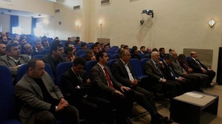 Van M&uuml;ft&uuml;s&uuml; Nimetullah Arvas, Hizmet İ&ccedil;i Eğitim Kursuna Katılan Vaizlerle Bir Araya Geldi