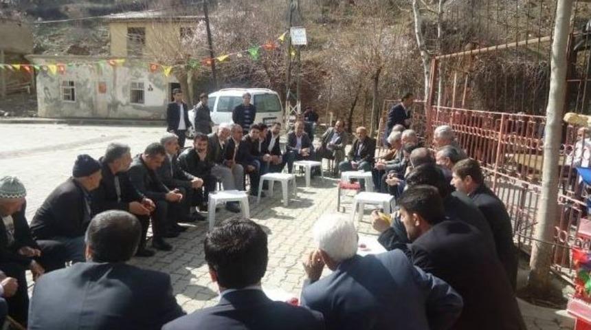 &Ouml;zgen Turgut &Ouml;zal Mahallesi Esnafı Ve Halkı İle Buluştu