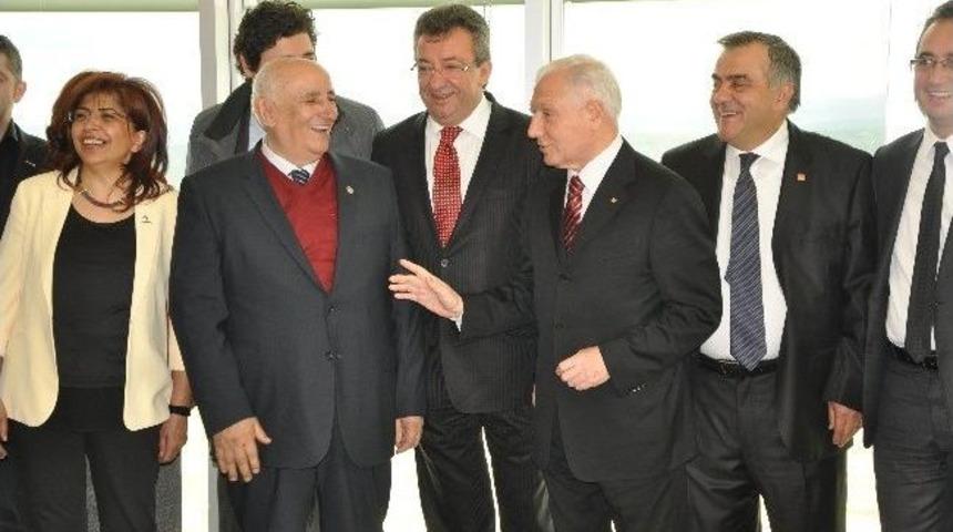 &Ouml;zel Uğurlu Hastanesi&rsquo;nde Bekleyiş S&uuml;r&uuml;yor