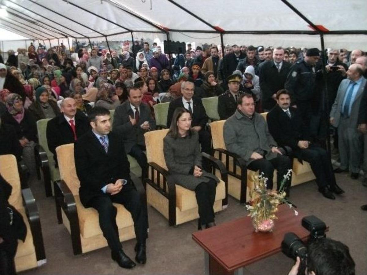 Bakan İslam Taraklı&rsquo;da Vatandaşlara Seslendi