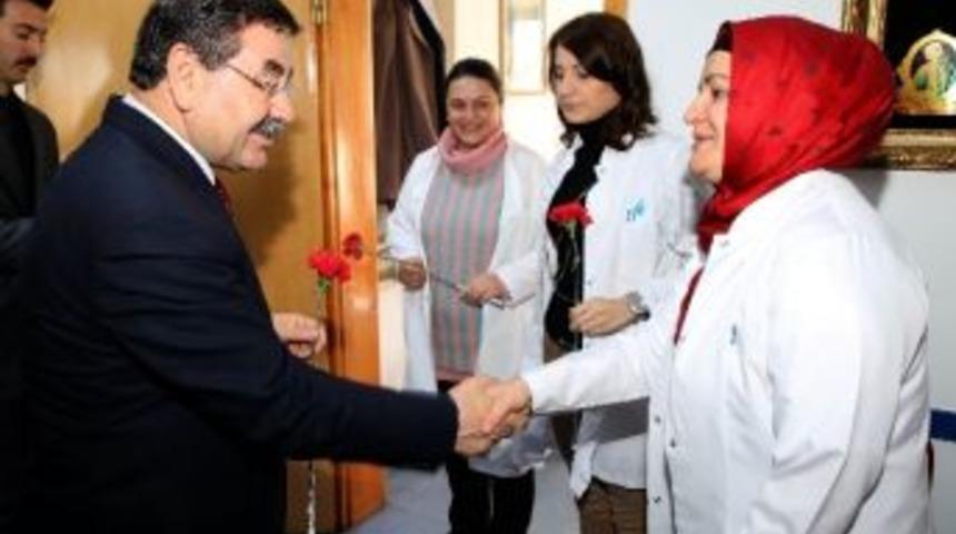 Başkan Odabaşı Sağlık &Ccedil;alışanlarını 14 Mart&rsquo;ta Unutmadı