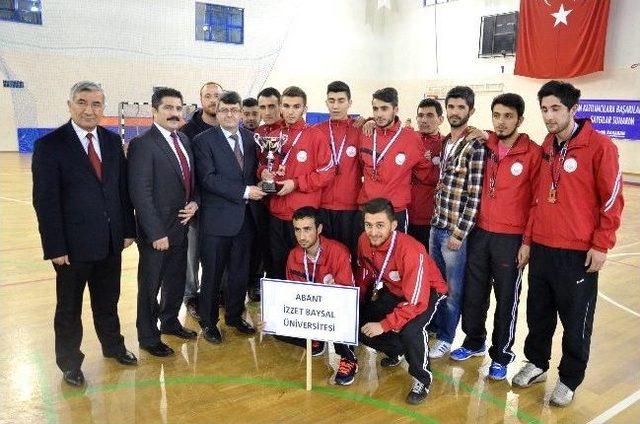 T&uuml;rkiye &Uuml;niversiteler Arası Hokey Şampiyonası Sona Erdi 1