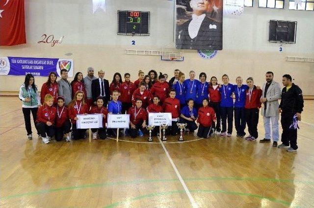 T&uuml;rkiye &Uuml;niversiteler Arası Hokey Şampiyonası Sona Erdi 2