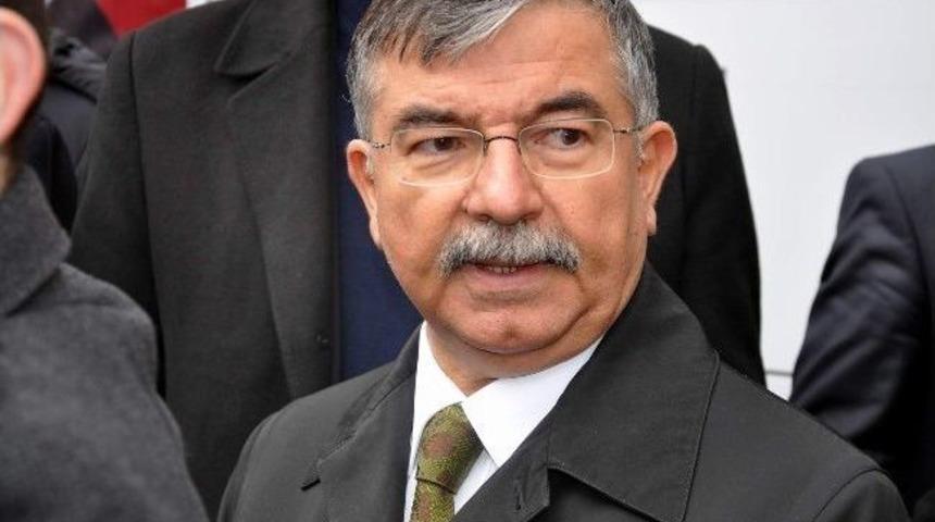 Milli Savunma Bakanı İsmet Yılmaz: