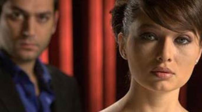 EKRANDA B&Uuml;Y&Uuml;K YARIŞ