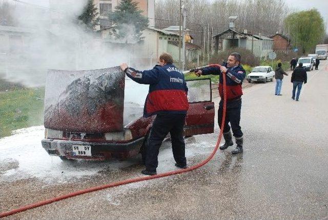Niksar&rsquo;da Seyir Halindeki Otomobil Alev Aldı 2