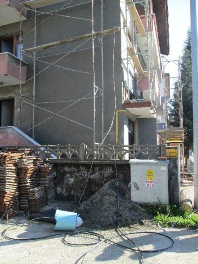 Sıva Yaparken Elektrik &Ccedil;arptı 2