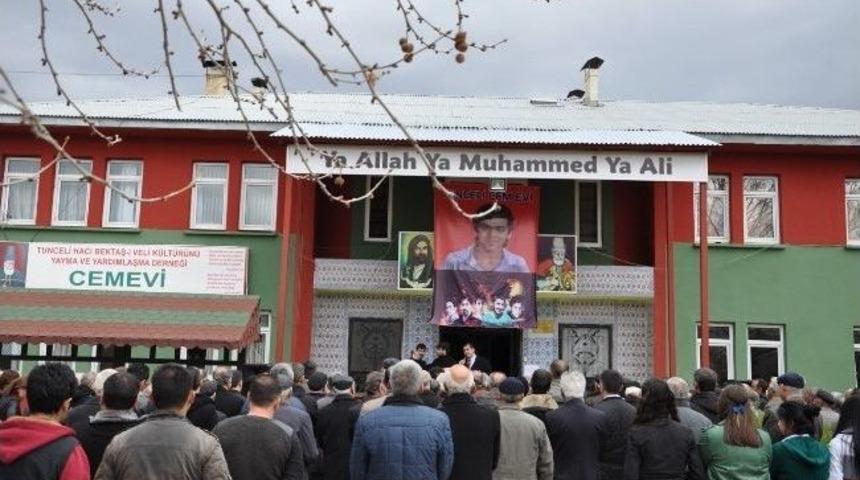 Cemevinde Berkin Elvan İ&ccedil;in Lokma Dağıtıldı
