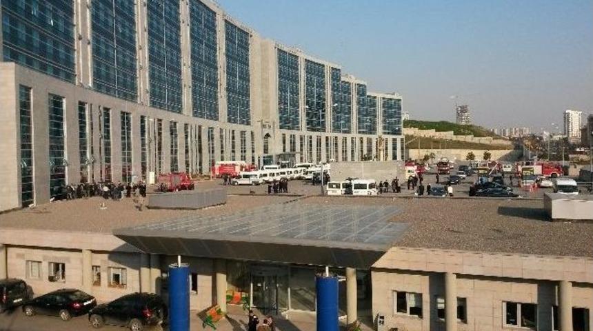 Kartal Adliyesi&rsquo;nde Yangın Paniği