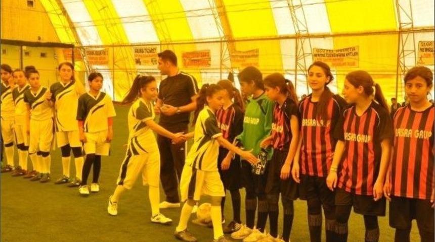 S&uuml;leyman Demirel Kız Futbol Takımı İl Birincisi Oldu