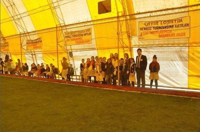 Süleyman Demirel Kız Futbol Takımı İl Birincisi Oldu