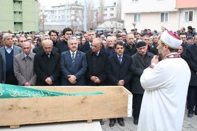 Bakan Lütfi Elvan Lojistik Merkez’in Yapılacağı Bölgede İncelemede Bulundu