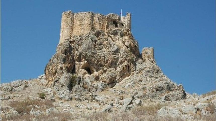 Adana'da Kaleler Restore Ediliyor