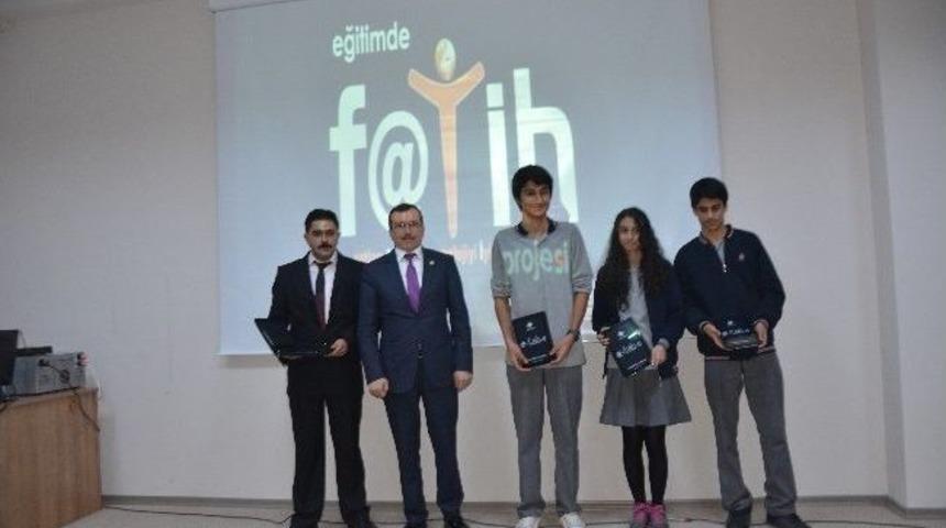 Akhisar&rsquo;da &Ouml;ğrencilere Tabletleri Dağıtıldı