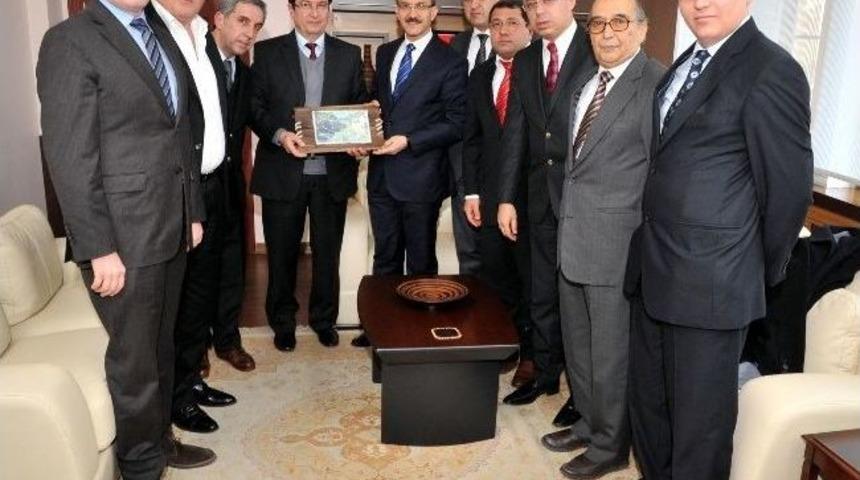 İstanbul K&uuml;lt&uuml;r &Uuml;niversitesi Ve Karahallılar Vakfı&rsquo;ndan Uşak Ziyareti