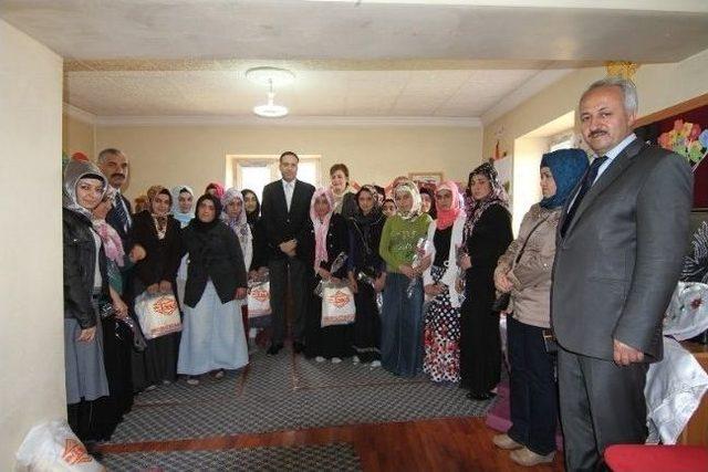Kaymakam Eşi Nurdan Kahraman Ev Ziyaretlerine Devam Ediyor 1