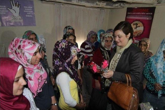 Kaymakam Eşi Nurdan Kahraman Ev Ziyaretlerine Devam Ediyor 2