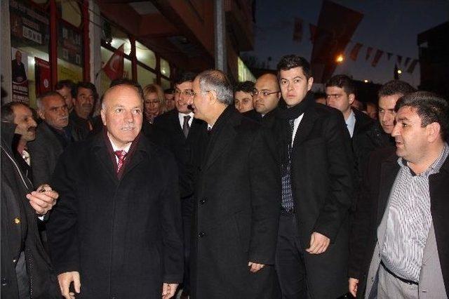 Bakan Ala, Aziziye İl&ccedil;esinde Esnaf Ziyaretinde Bulundu 2