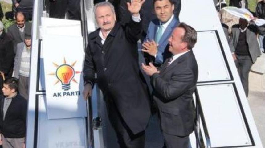 Eski Ekonomi Bakanı &Ccedil;ağlayan: