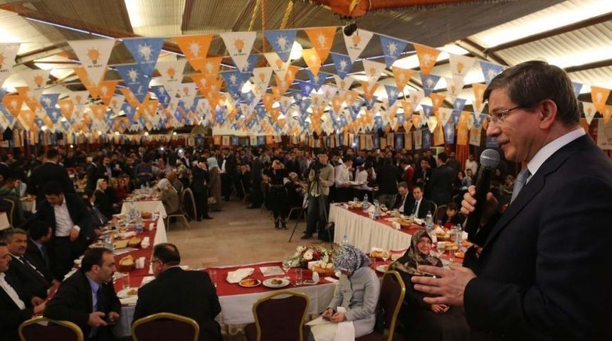 Dışişleri Bakanı Davutoğlu, Van'da: