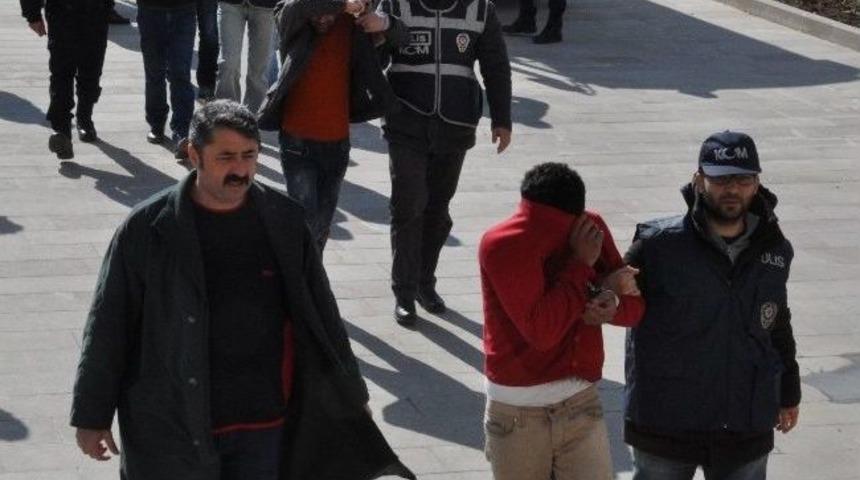 Yerk&ouml;y&rsquo;de Uyuşturucu Operasyonunda 10 Kişi G&ouml;zaltına Alındı
