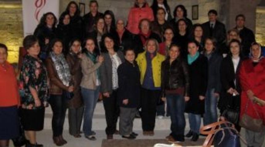 Kadın Girişimciler &ldquo;iş D&uuml;nyasında Umut Veren Kadınlar&rdquo; &Ccedil;alıştayında