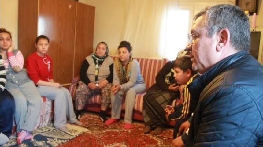 Chp&rsquo;nin Kuşadası Adayı Kayalı, Romanlarla Buluştu