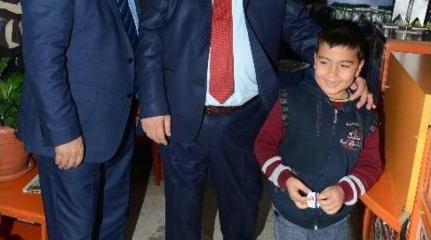 Başkan &Ouml;zcan &Ccedil;avuşlu Esnafını Ziyaret Etti