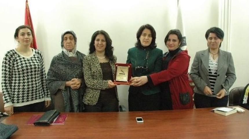 Demirtaş, Adıyaman Girişimci Kadınlar Ve İstihdam Derneği&rsquo;ni Ziyaret Etti