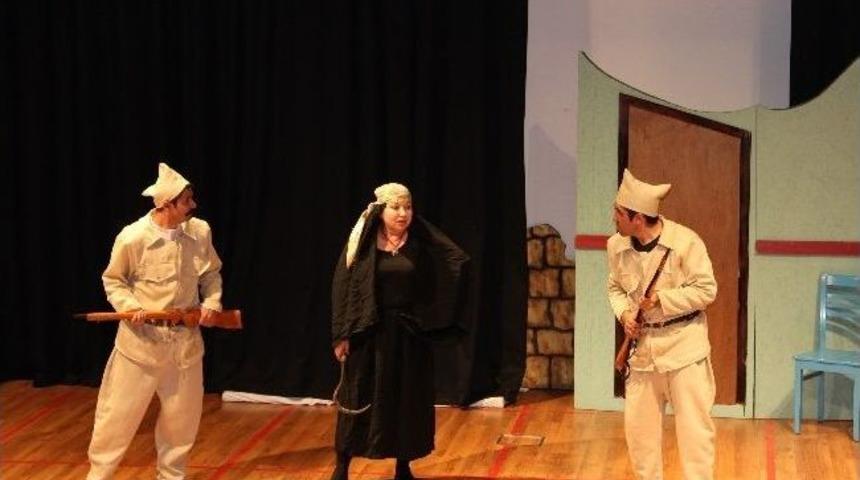 &ldquo;tabip Osman&rdquo; İsimli Oyun, İzleyicilerden Tam Not Aldı