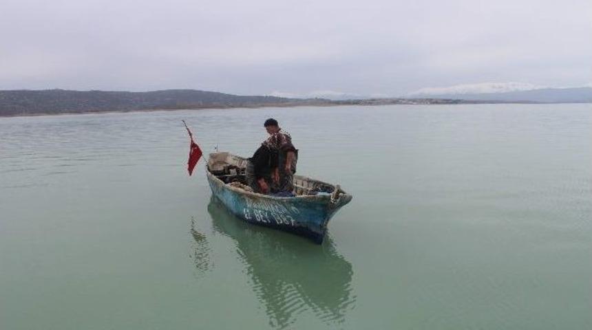 Beyşehir G&ouml;l&uuml;nde Balık&ccedil;ılar Ava &lsquo;paydos&rsquo; Dedi