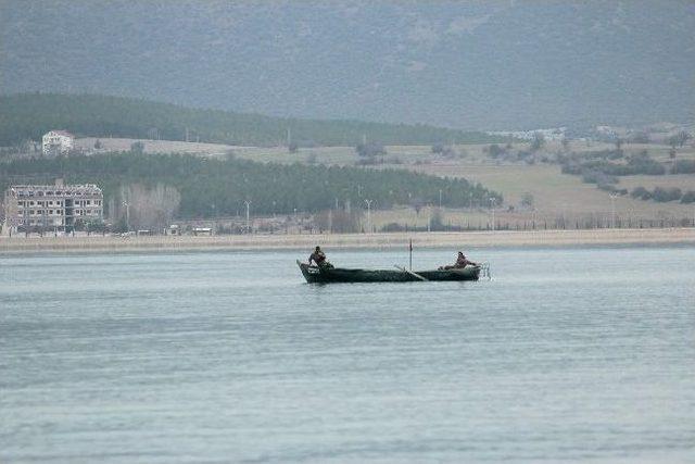 Beyşehir Gölünde Balıkçılar Ava ‘paydos’ Dedi 1