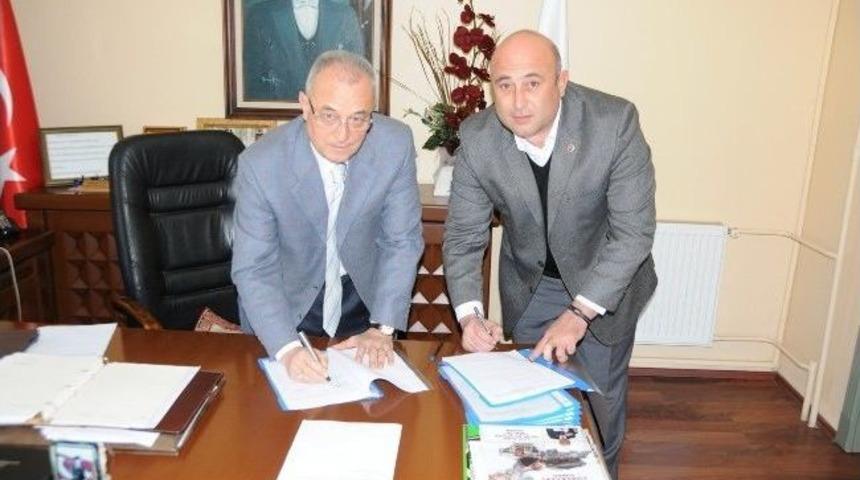 Armutalan Belediye İş&ccedil;ileri Toplu S&ouml;zleşme İmzaladı