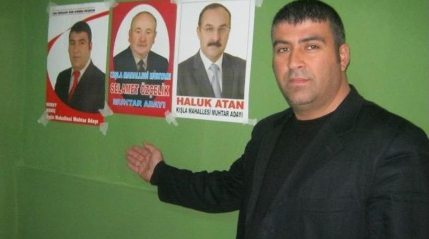 Rakiplerinin Resimlerini Se&ccedil;im B&uuml;rosuna Astı