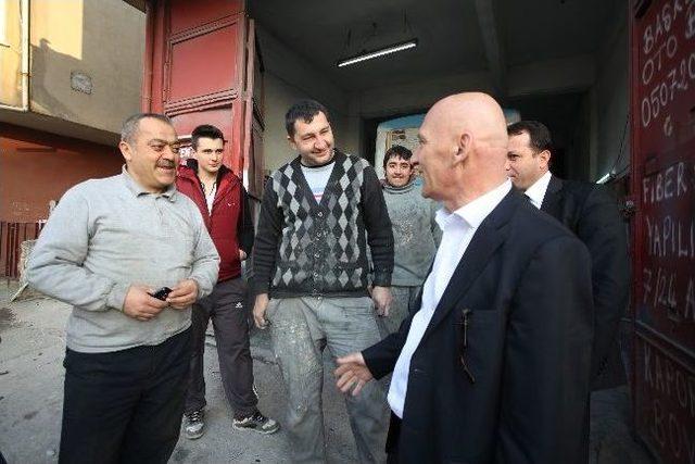 Başkan Altınok &Ouml;z Kartal Ve &Ccedil;avuşoğlu Oto Sanayi Sitesi&rsquo;nde İş&ccedil;ilerle Buluştu 2