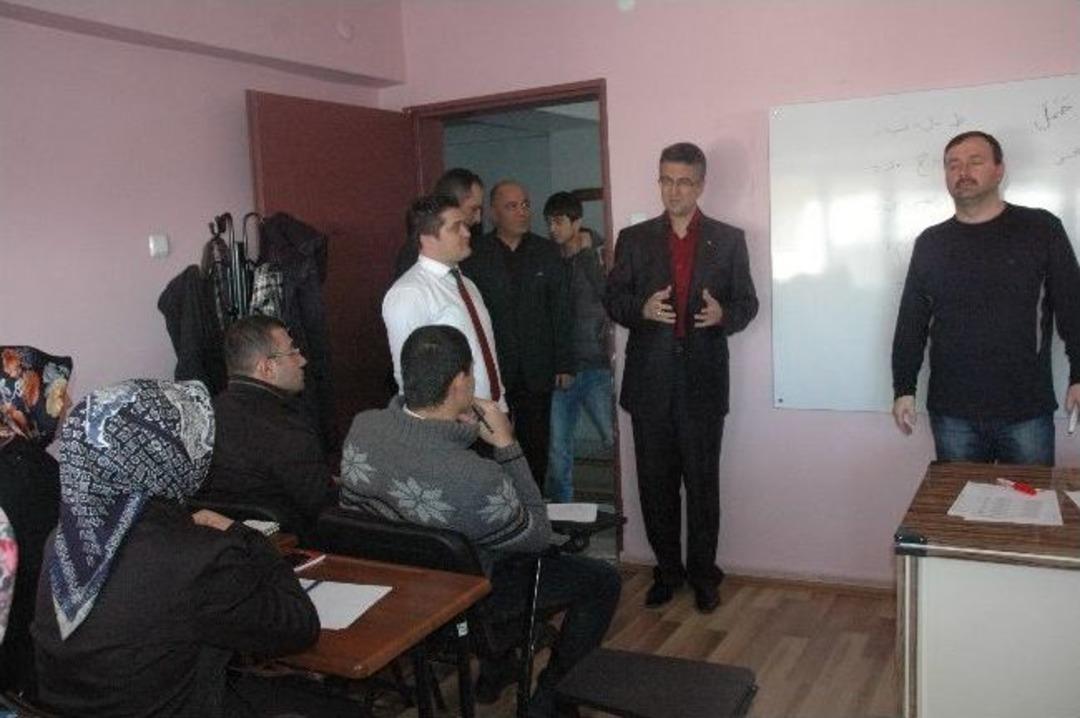 Mhp Adayı Kamil Aydın, Gen&ccedil;lik Merkezi&rsquo;ndeki Kursları Ziyaret Etti