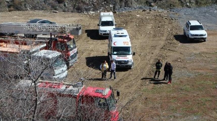 Malzeme Taşıyan Lokomotif T&uuml;nel İ&ccedil;inde Alev Aldı, Piknik T&uuml;p&uuml; Patladı