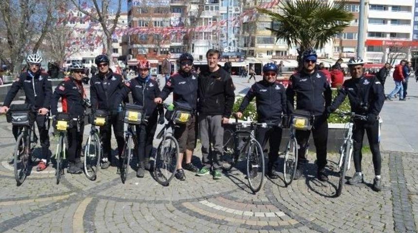 Şehitler İ&ccedil;in Pedal &Ccedil;eviriyorlar