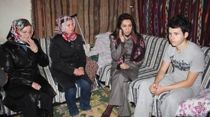 Milletvekili En&ccedil;, Kaza Mağduru Gence Yardım Eli Uzattı