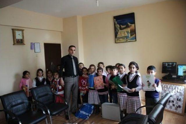 Karayazı&rsquo;da Eğitimde Kaliteyi Arttırma Kapsamında &Ccedil;eşitli Yardımlar Yapıldı 1