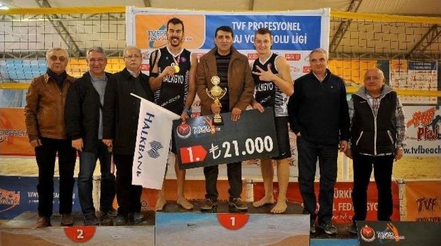Erkekler Plaj Voleybolu Ligi&rsquo;nde Şampiyon Halkbank Oldu