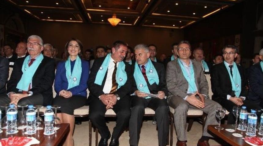 Binali Yıldırım Sağlık&ccedil;ılarla Bir Araya Geldi