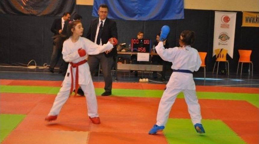 Karatenin Kalbi L&uuml;leburgaz&rsquo;da Attı