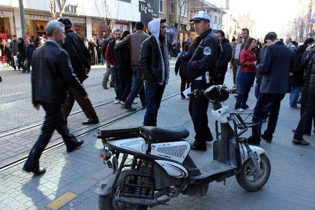 Tramvay Hattında Kaza, 1 Yaralı 2